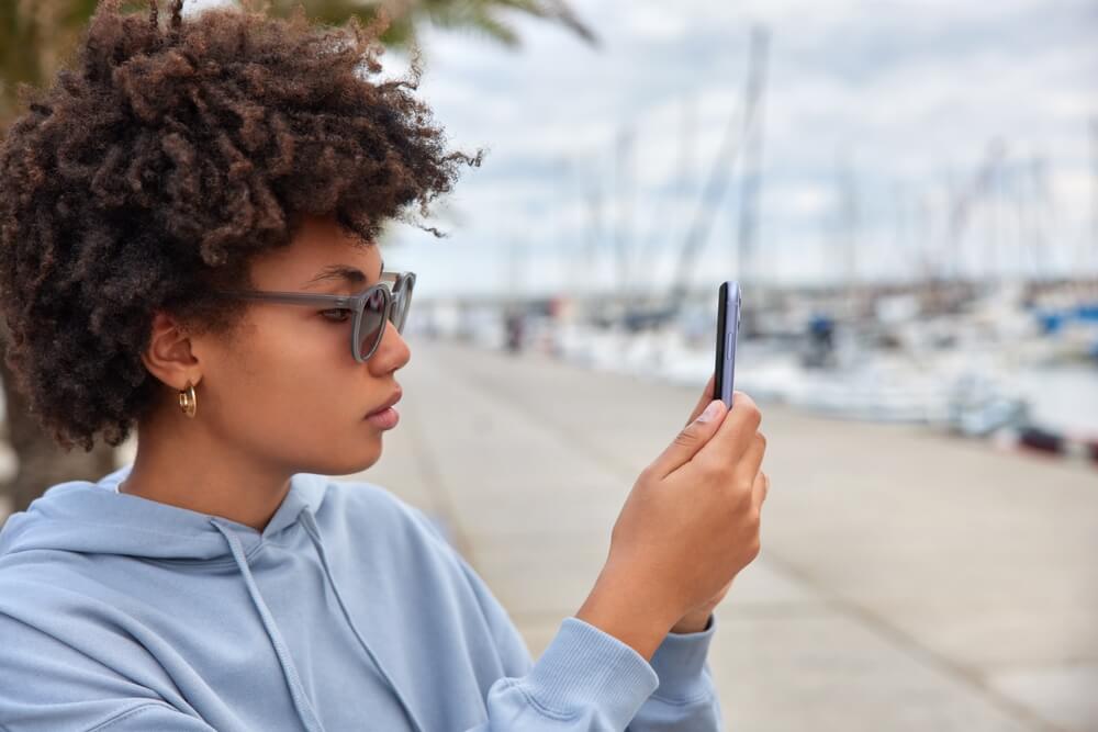 Cell phone cruise ship